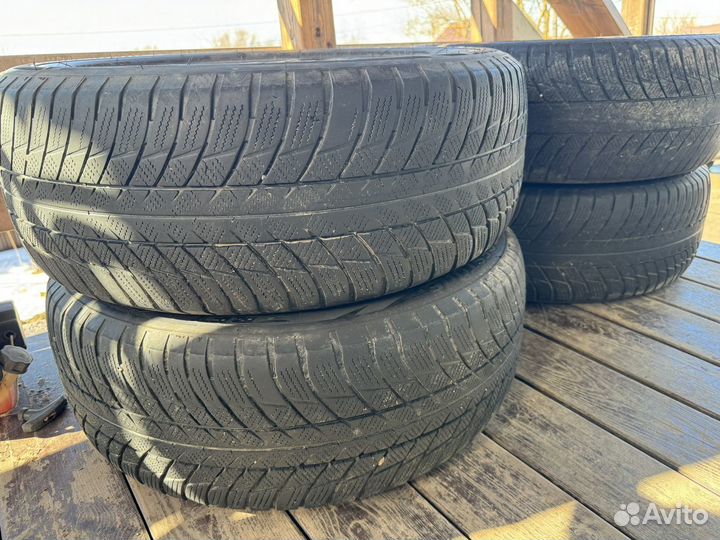 Bridgestone Blizzak LM-001 245/50 R19 105V