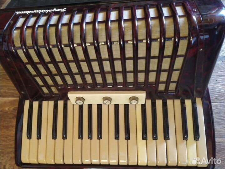 Аккордеон Royal standard