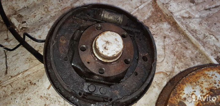 Барабаны со ступицей Volkswagen Polo Sedan