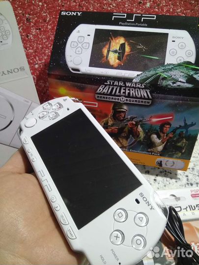 PSP 2000 slim Star Wars 4Гб новая прошитая
