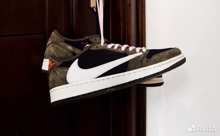 Travis Scott x Nike Air Jordan 1 Low Mocha