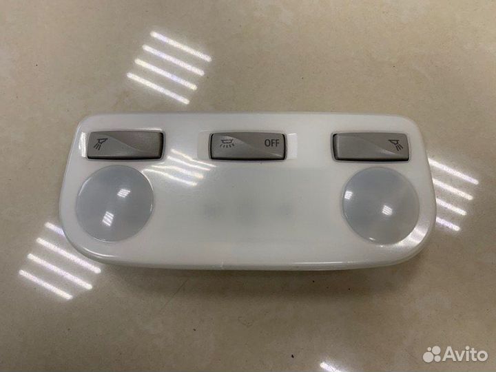 Плафон подсветки салона Renault Fluence седан
