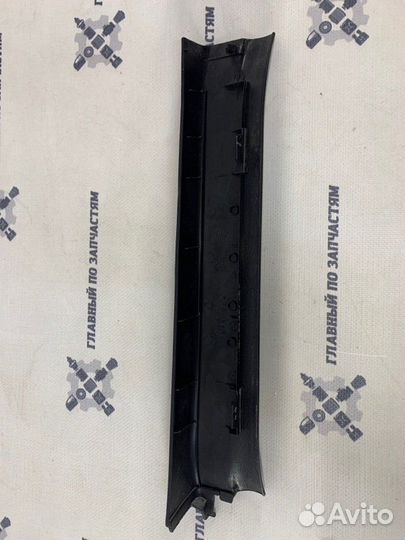 Накладка на порог задняя правая Toyota Harrier