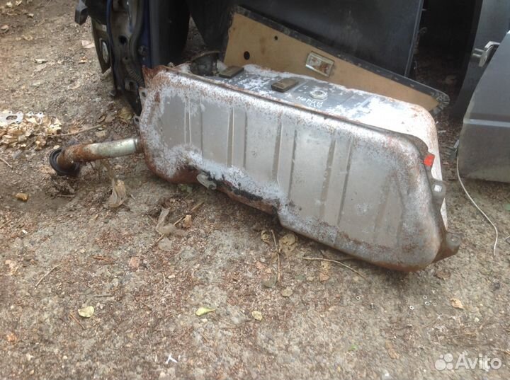 Бак топливный Мерседес w210 E200