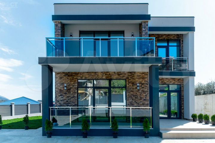 Дом 170 м² на участке 5 сот.