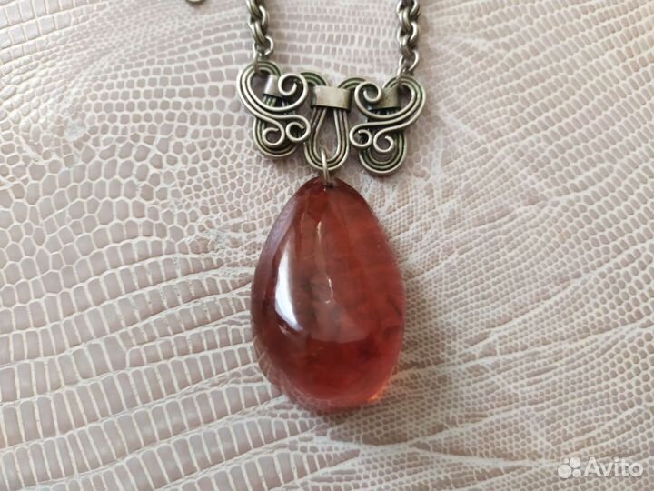 Кулон янтарь, нефрит, мельхиор