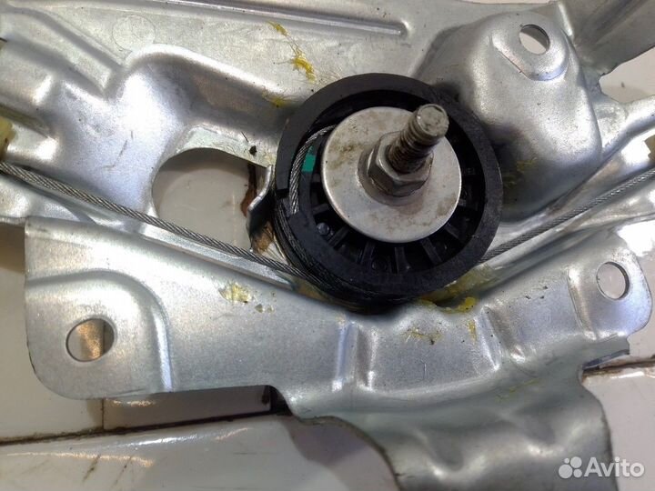 Стеклоподъемник электрический задний правый