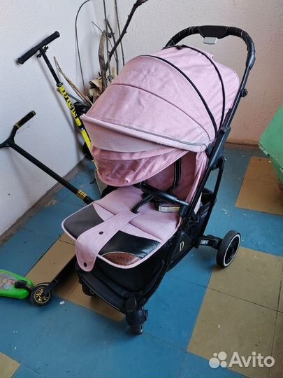 Прогулочная коляска