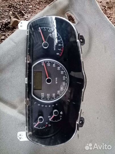 Hyundai Elantra HD щиток приборов 1.6 автомат