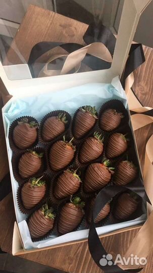 Молочный шоколад и клубника