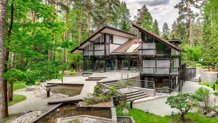 Коттедж 800 м² на участке 46 сот.