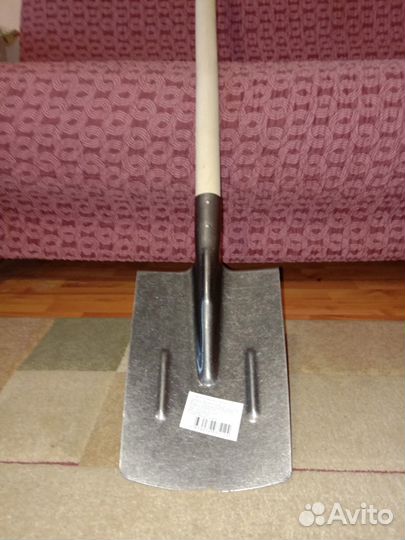 Лопаты с черенками