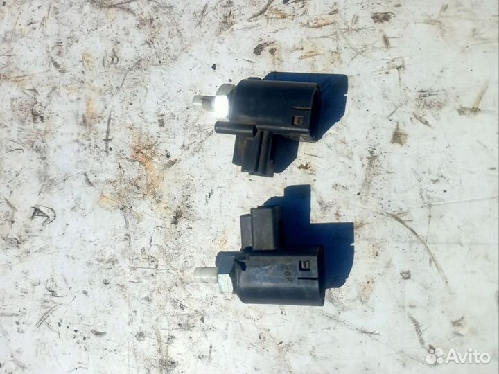 Датчик положения педали сцепления Toyota Corolla 1