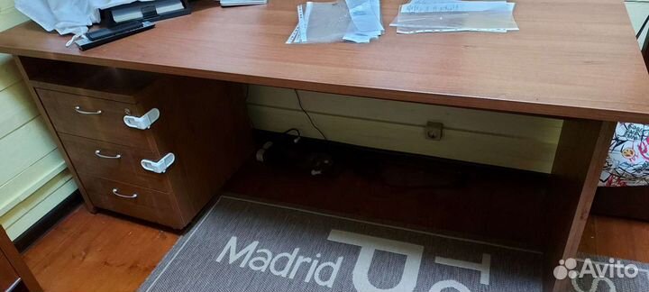 Письменный стол