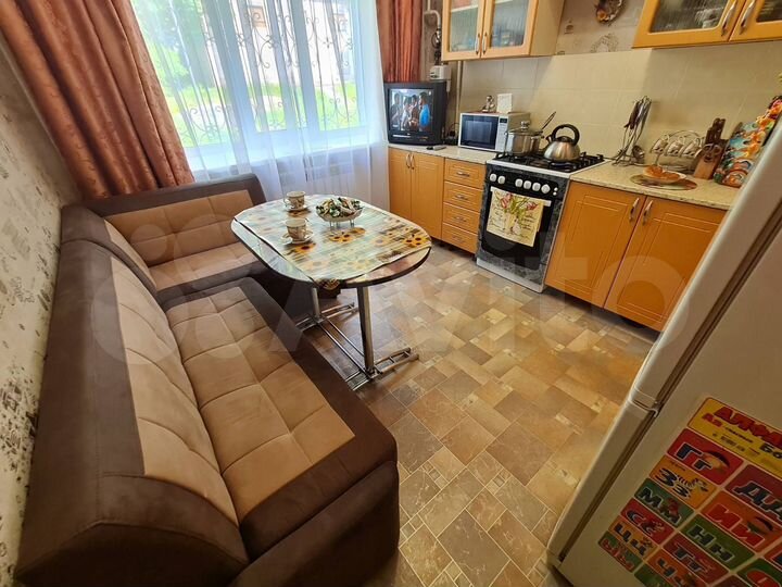 2-к. квартира, 47 м², 1/2 эт.