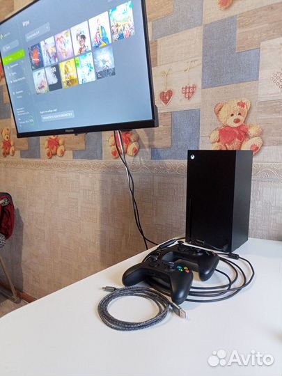 Продам приставку xbox series X