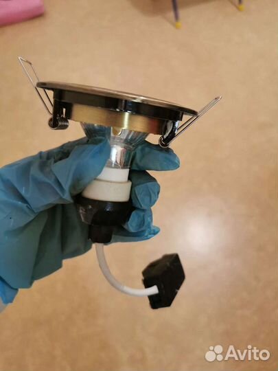 Точечный потолочный светильник, спот