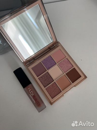 Палетка теней huda beauty