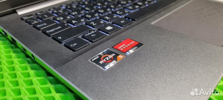 Ультрабук Asus на Ryzen 5 в металле