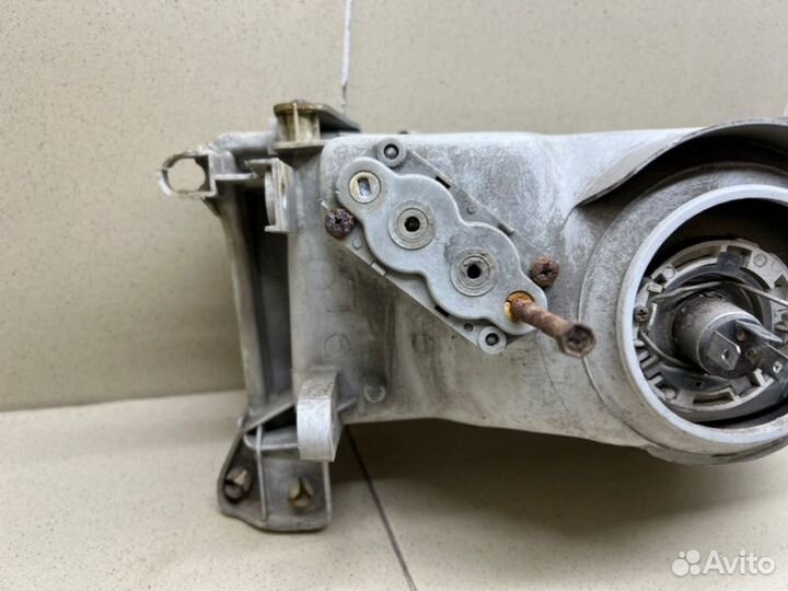 Фара левая левая Toyota Town/Masterace V WG 2CT