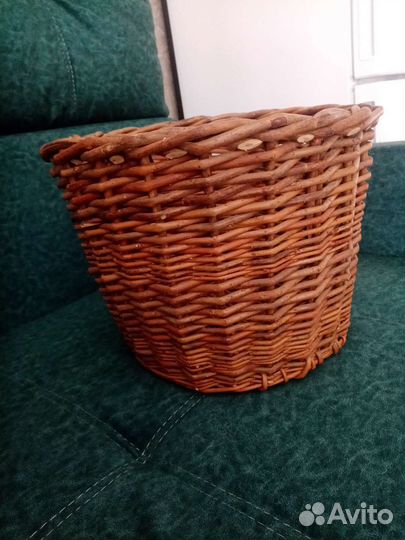 Корзина плетеная из дерева