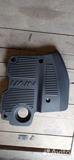 Крышка моторного отсека.chevrolet niva