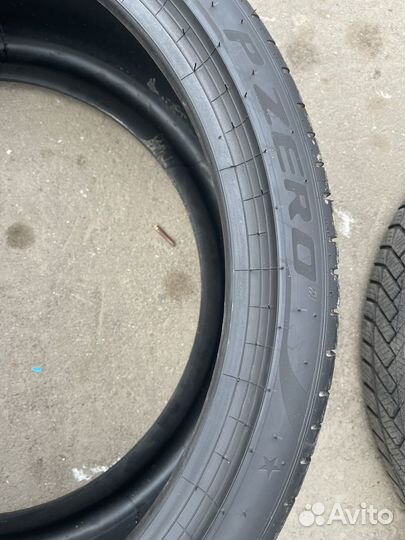 Pirelli P Zero PZ4 315/30 R22