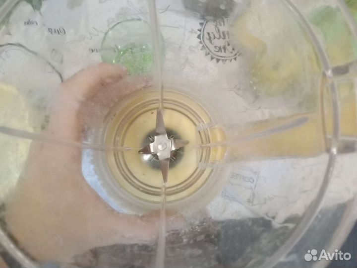 Блендер для коктейлей и смузи