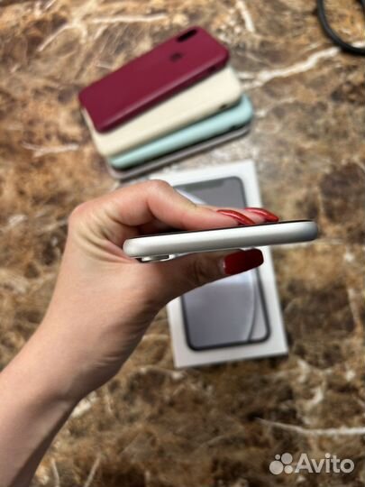 Телефон Apple iPhone XR