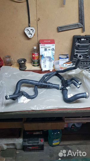 Патрубок системы охлаждения renault