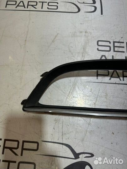 Накладка противотуманки правая Opel Insignia G09