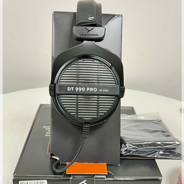 Наушники beyerdynamic DT 990 PRO 80 Ohm новые