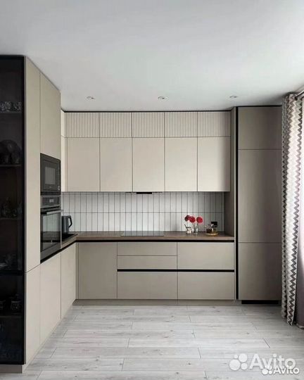 Кухня на заказ до потолка