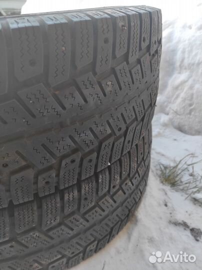 Шины зимние 235/65 r16