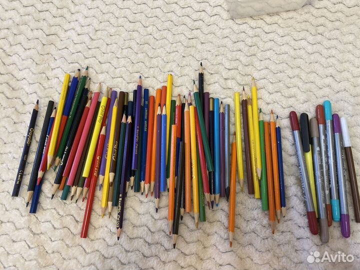 Цветные карандаши +фломастеры -отличное состояние