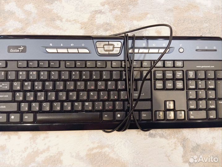 Продам клавиатуру