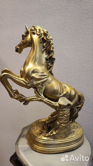 Лошадь-фигура из керамики