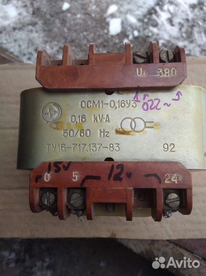 Стабилизатор напряжения; понижающий трансформатор