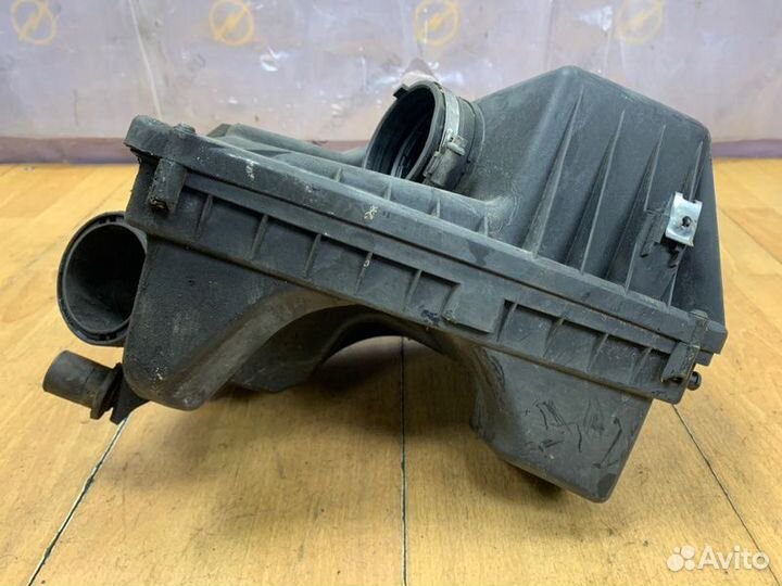 Корпус воздушного фильтра Opel Astra H Z19DT