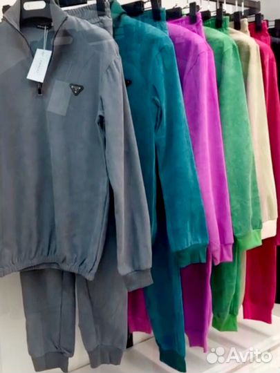 Костюм женский новый