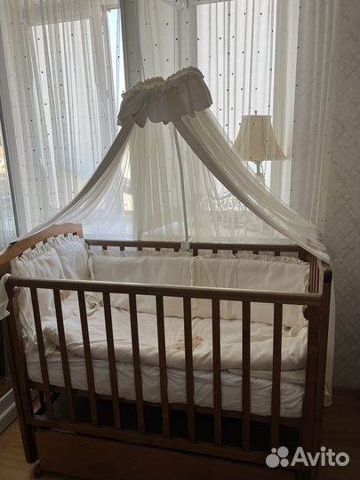 Детская кроватка с балдахином
