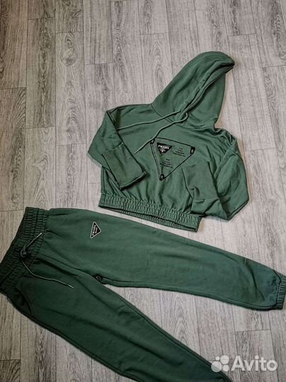 Костюм спортивный