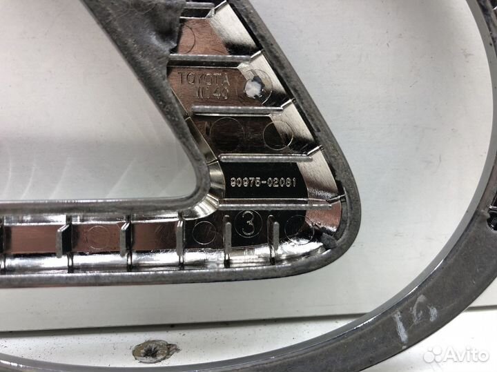 Эмблема Lexus LX 570 2007-2020