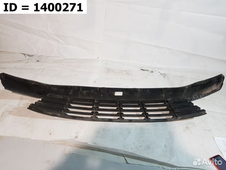 Решетка переднего бампера нижняя Kia Rio