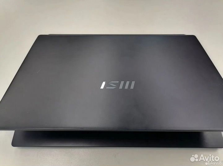 Ноутбук MSI Modern 15 B7M-245XRU