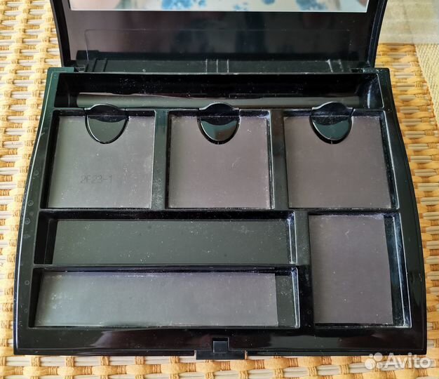 Футляр для хранения теней от Mary Kay