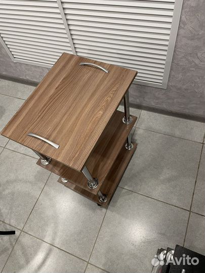 Этажерка косметологическая на колесиках