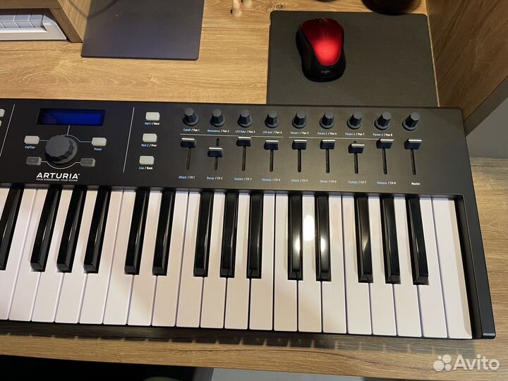 Arturia keylab 61 essential midi клавиатура