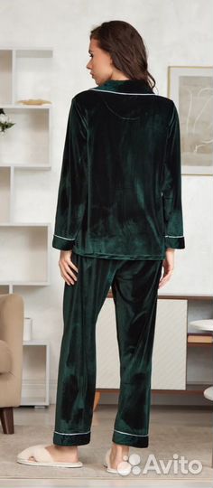 Велюровая пижама со штанами и рубашкой