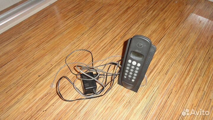 Телефон филипс черный без провоной